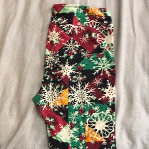 Holiday(Christmas) TC LuLaRoe leggings!!!